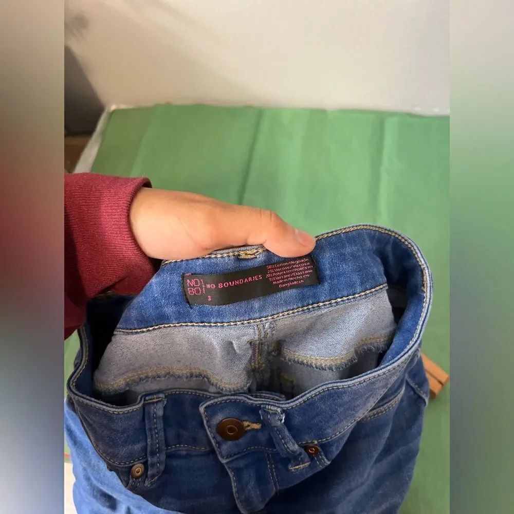 Blue jeans  - Picture 4 of 5